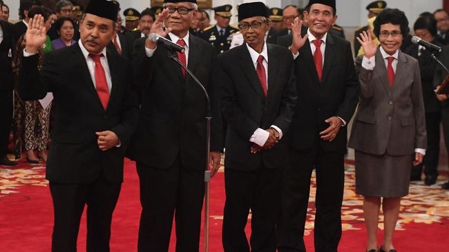Pengamat Soal Dewas KPK: Jokowi Ingin Tutupi 'Nasi Basi'