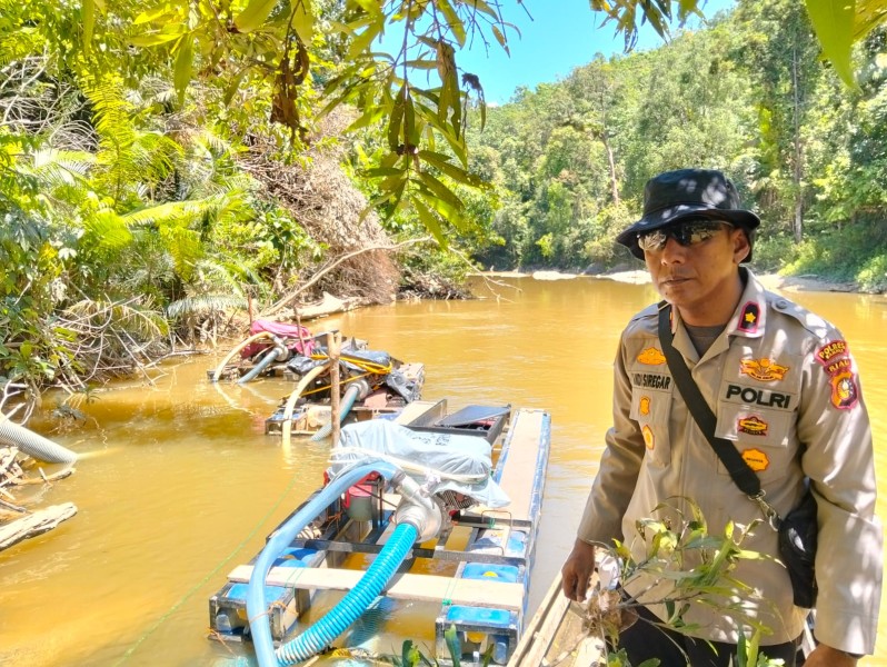 Sungai Setingkat Rusak Akibat PETI, Polisi Turun Tangan Sita Rakit Emas Ilegal