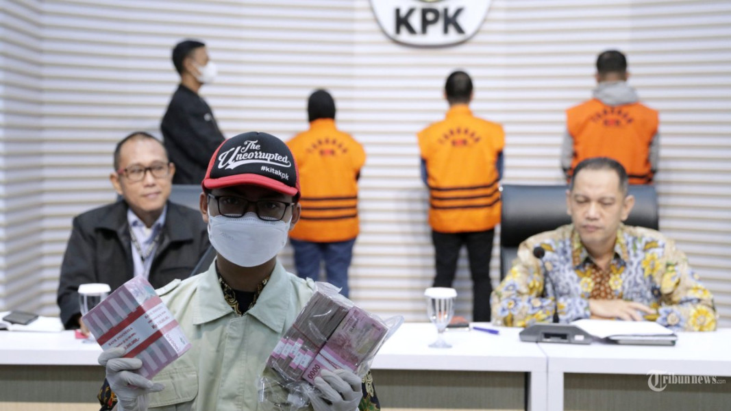 Kronologi Lengkap  OTT KPK di Pekanbaru