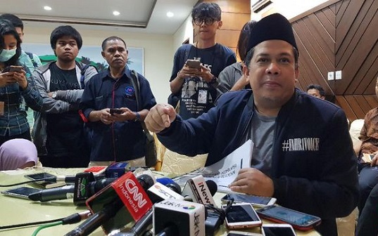 Fahri Hamzah: Saya akan 'Gulung' Nazaruddin dan Kawan-Kawan