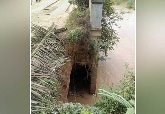 Salah Satu Sisi Jembatan Tanjung Medan Ambles, DPRD Rohul Minta PUPR Segera Perbaiki