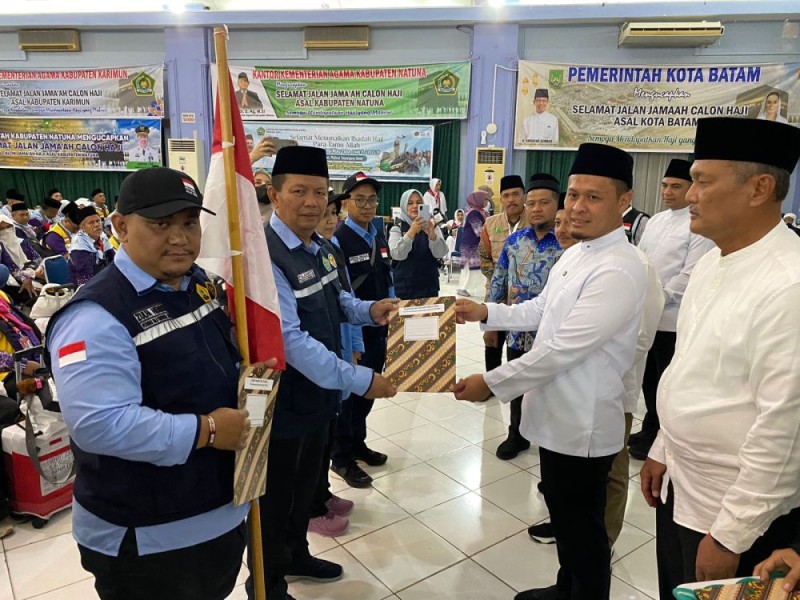 Pelepasan CJH Pekanbaru, Agung Nugroho Bantu Rp100 Juta untuk Konsumsi di Tanah Suci