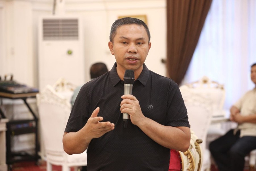 Gubernur Riau Ajak Media Lawan Hoaks Medsos: Fakta APBD Tekor Ada di Audit BPK