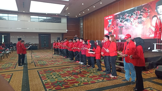 DPD PDI-P Riau 2025–2030 Resmi Dilantik, Zukri Misran Kembali Jadi Ketua