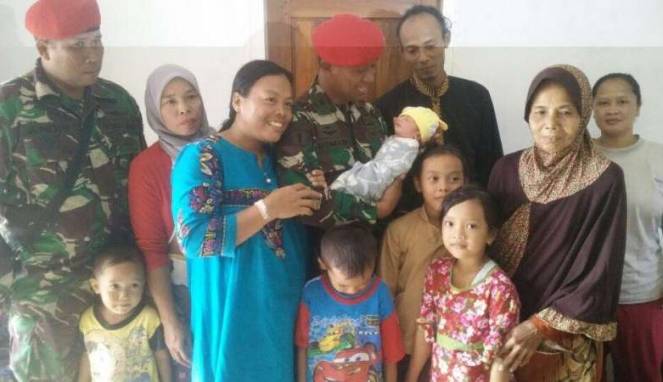 Cerita Haru Ibu Muda Melahirkan di Tengah Gempa Banten