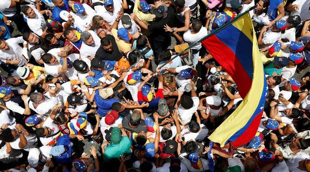 Venezuela Kehabisan Uang Tunai, Hutang Menumpuk