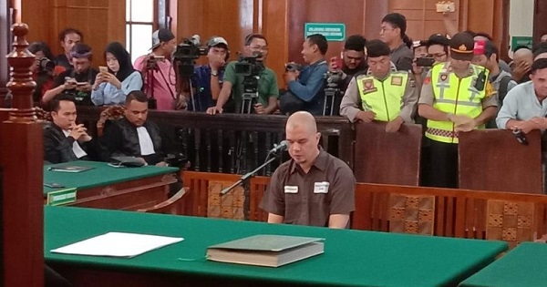 Ahmad Dhani Divonis 1 Tahun Penjara