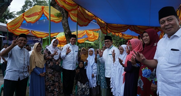 Firdaus-Rusli Berikan Bantuan Pendidikan Buat Siswa yang Hafiz Quran