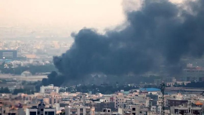 Breaking! Ledakan Besar Guncang Teheran, Israel Serang Iran dari Udara