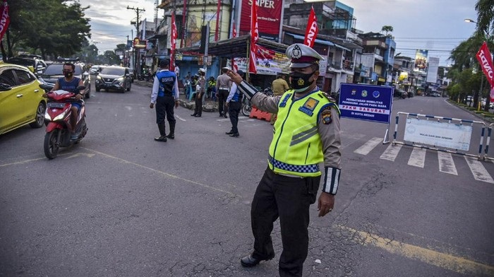 PPKM Level 4 Berakhir Hari Ini, Waspadai Naiknya COVID Luar Jawa-Bali