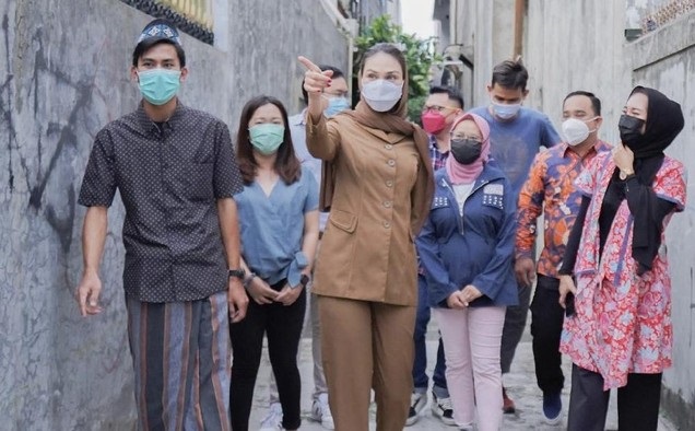 Luna Maya Posting Jadi Ketua RT, Camat Mampang Buka Suara