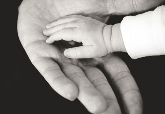 Gedung Ambruk, Petugas Temukan Bayi 6 Bulan dalam Kondisi Hidup